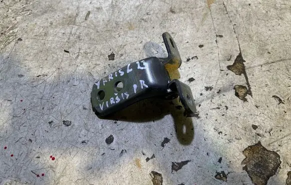 Toyota Yaris XP210 Front door upper hinge 