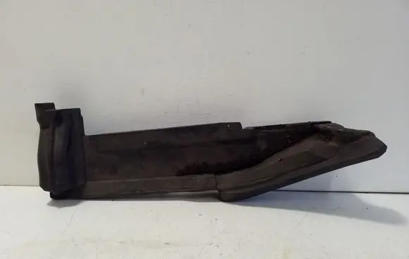 Audi Q3 8U Fender foam support/seal 8U0823721A