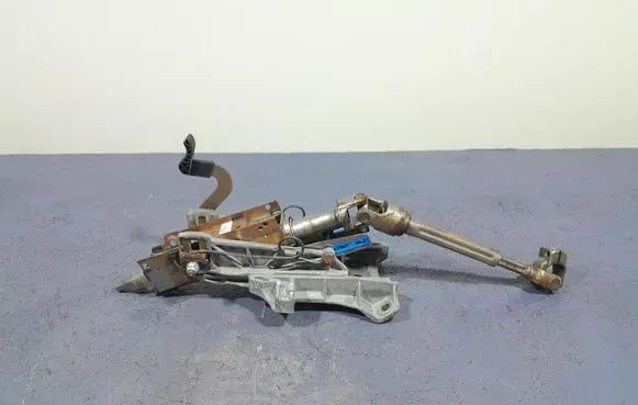 Ford Fusion Steering wheel axle DG9C-3G506-AE