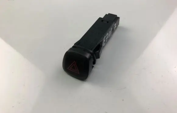 Volvo V40 Hazard light switch 9123682