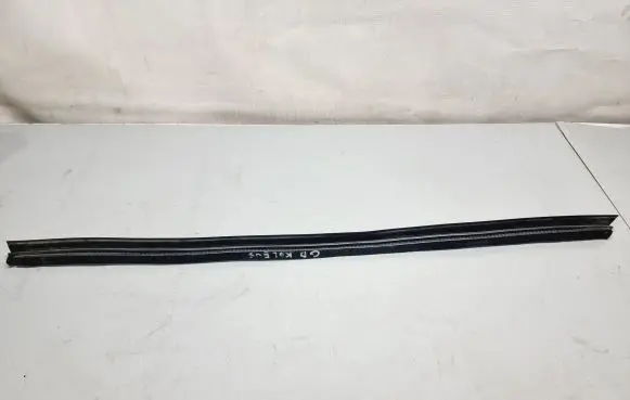 Renault Koleos II Rubber seal rear door window/glass 823305228R