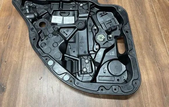 Mercedes-Benz E W213 Rear window lifting mechanism without motor A2137600100 A2137306505