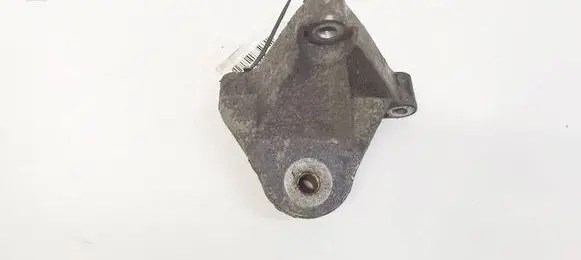 Renault Scenic II - Grand scenic II Engine mounting bracket