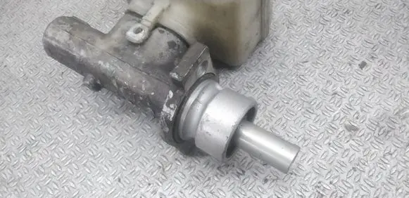 Volkswagen Golf IV Master brake cylinder 21027099