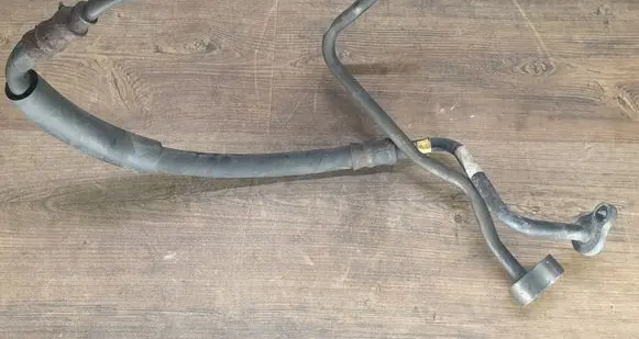 Volvo XC90 Air conditioning (A/C) pipe/hose 30665215