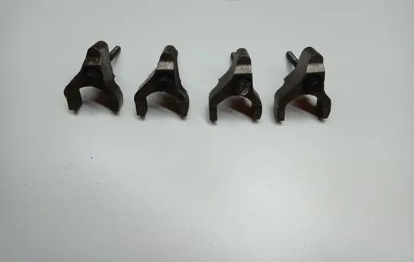 Mitsubishi L200 Fuel Injector clamp holder