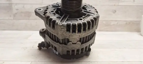 Volkswagen PASSAT B6 Generator/alternator 03G903023