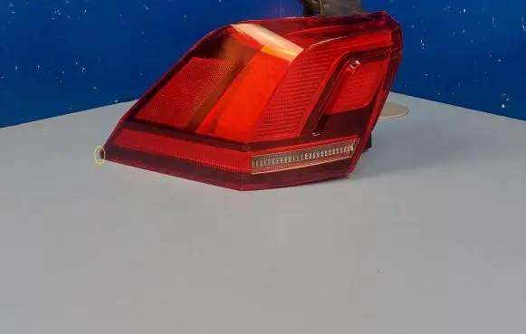 Volkswagen Tiguan Rear/tail lights 5NA945095D 2SD01251901