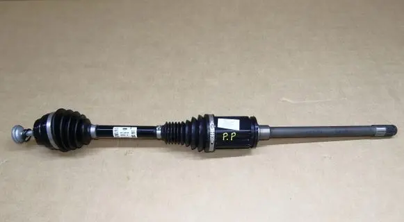 BMW 4 G22 G23 G24 G26 Front driveshaft 8682366