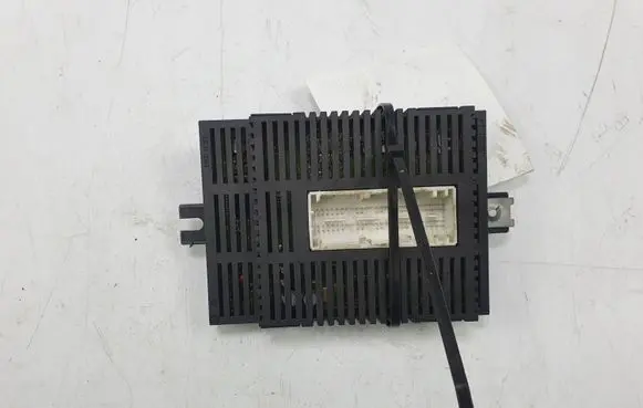 BMW 5 E60 E61 Rear light relay 6941589