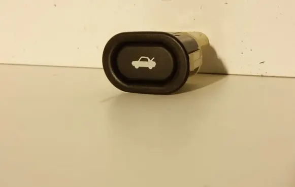 Saab 9-5 Tailgate opening switch 4733457