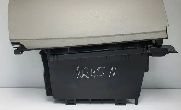 Mercedes-Benz CLK A209 C209 Glove box