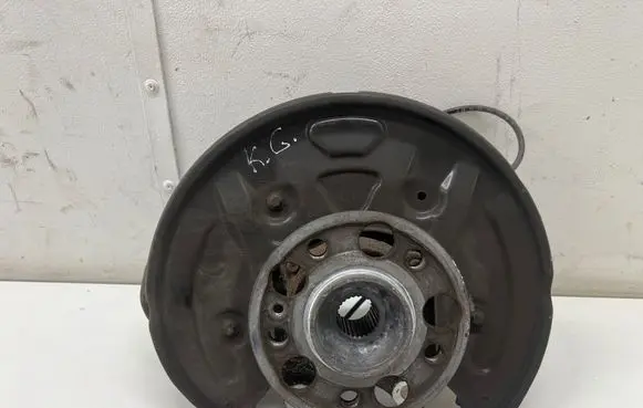 Mercedes-Benz C W205 Rear wheel hub 