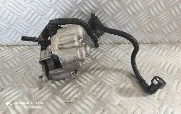 Peugeot 3008 II Fuel pump bracket 9824088780