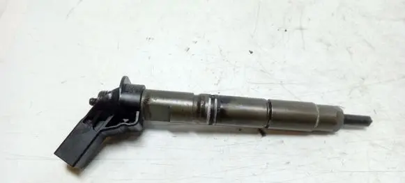 Mercedes-Benz C W203 Fuel injector 0445115017 A6420700487