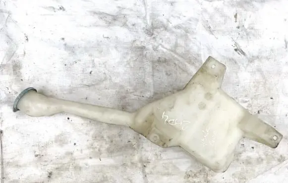 Honda Civic Windshield washer fluid reservoir/tank