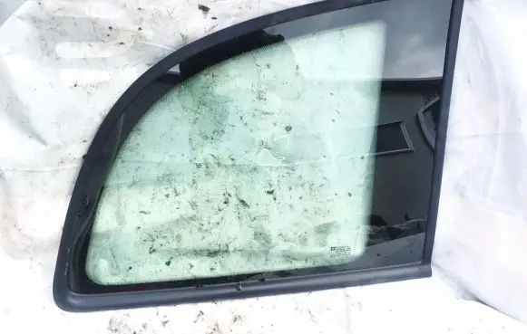 Opel Zafira A Rear side window