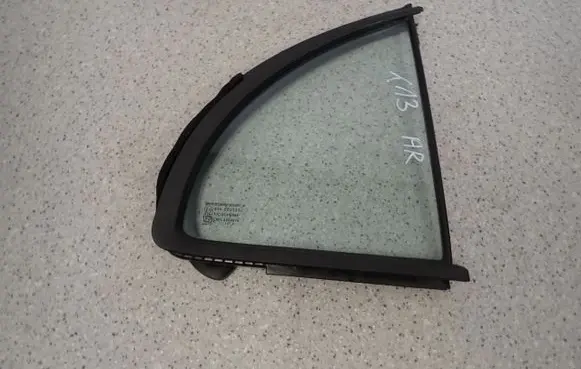 Nissan Micra Sliding door window/glass 