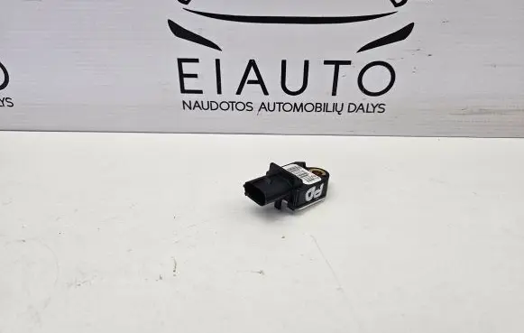 Toyota Auris 150 Airbag deployment crash/impact sensor 8983102060 0278724251