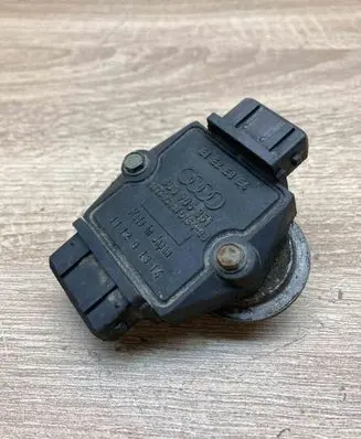 Audi A4 S4 B5 8D Ignition amplifier control unit 8D0905351