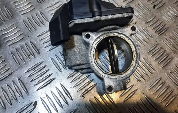 Audi Q7 4L Throttle valve 057128063D