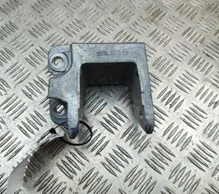 Genesis GV70 Engine mounting bracket