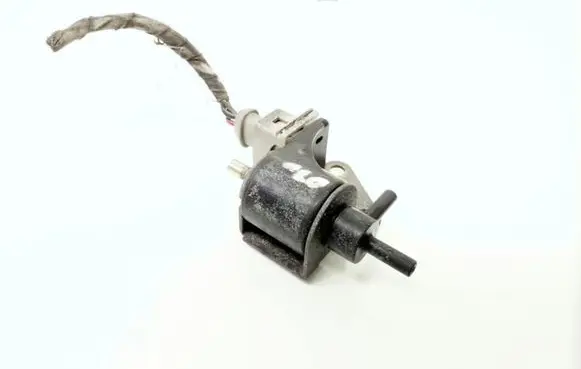 Volkswagen II LT Vacuum valve 