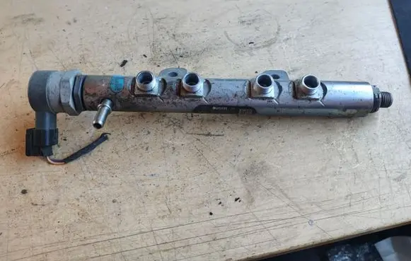 Land Rover Discovery 4 - LR4 Fuel main line pipe 0445216046 EQ9GDCK5Q9D280AB 0281006017