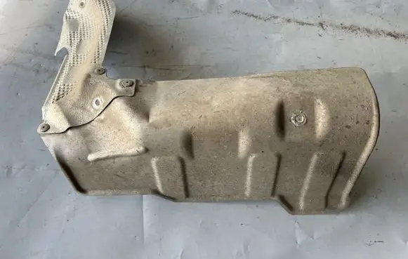 Toyota Prius (NHW20) Exhaust heat shield 
