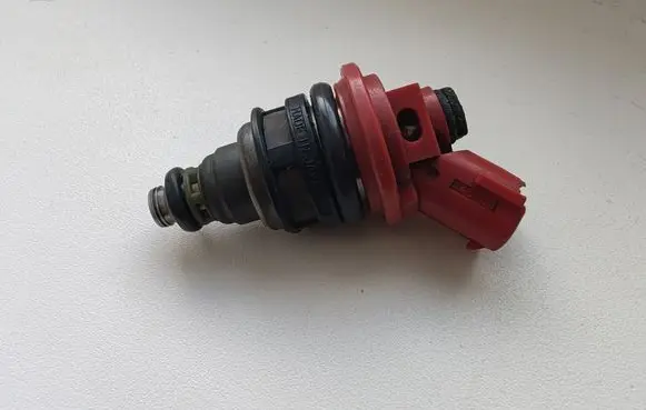 Subaru Legacy Fuel injector 