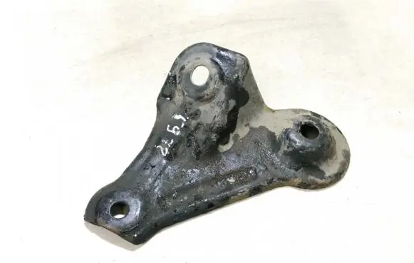 KIA Ceed Engine mounting bracket