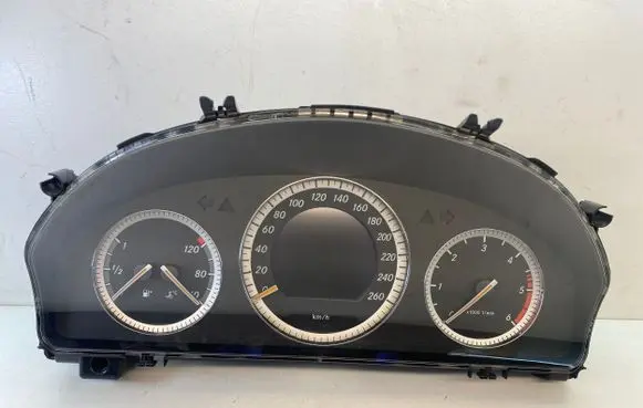 Mercedes-Benz C W204 Speedometer (instrument cluster) A2045402011 A2044422621 A2045406048