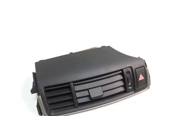 Toyota Verso Dash center air vent grill 556700F040