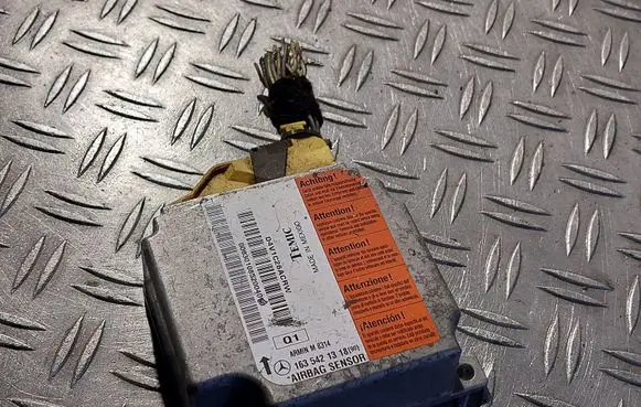 Mercedes-Benz ML W163 Airbag control unit/module 1635421318