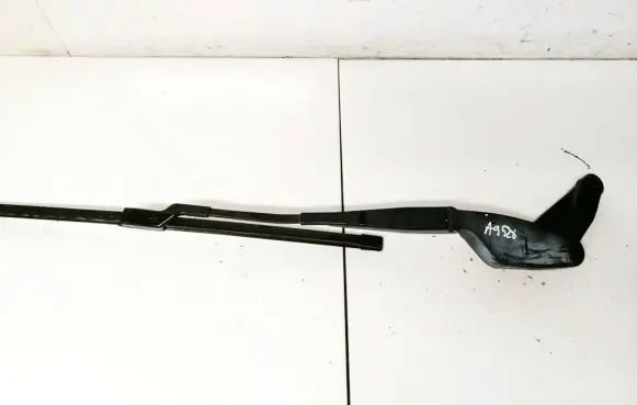 Mercedes-Benz C W204 Front wiper blade arm a2048202144