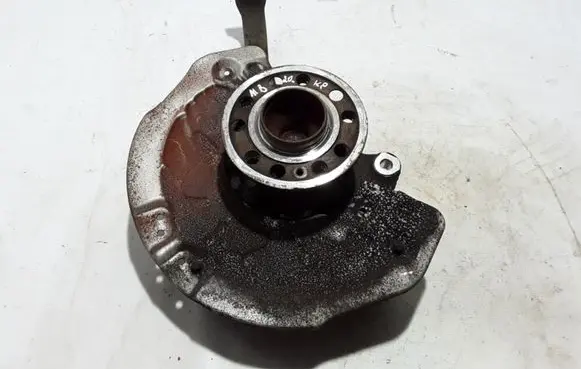 Mercedes-Benz E W213 Front wheel hub A2133324700