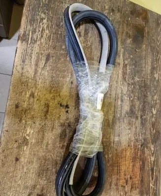 Volkswagen PASSAT B5.5 Rear door rubber seal (on body) 