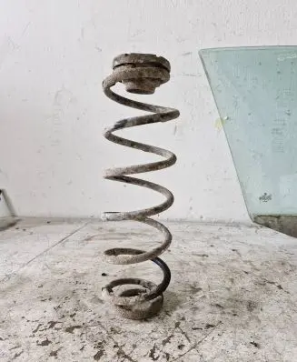 Volkswagen Golf IV Rear coil spring