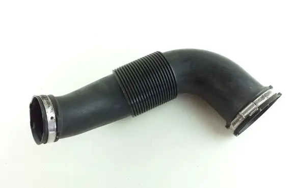 Air intake hose/pipe