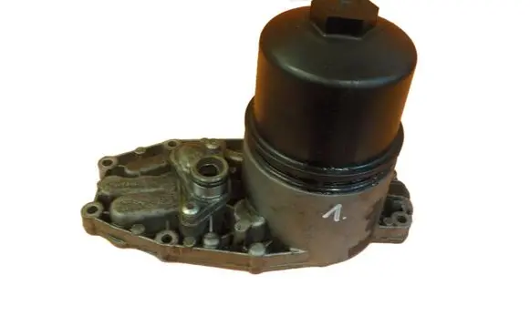 Land Rover Range Rover Evoque L538 Oil filter mounting bracket FW936B624AB