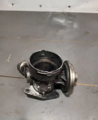 Mercedes-Benz ML W163 EGR valve a6110900754