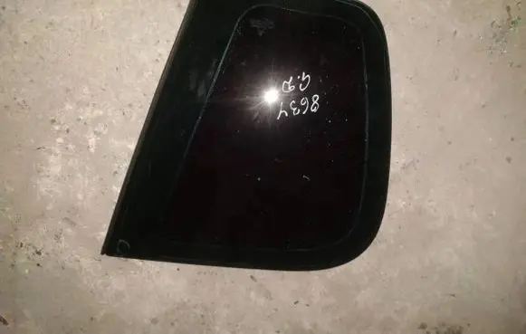 Citroen C3 Picasso Rear side window