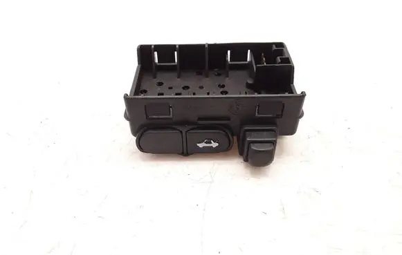 Alfa Romeo 155 Tailgate opening switch 