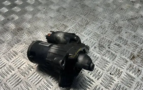 Nissan Juke I F15 Starter motor 233004979R