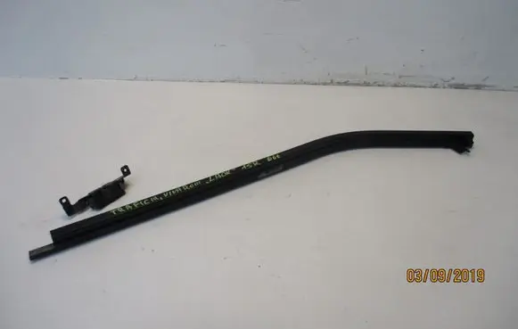 Opel Vivaro Front door 777610002R