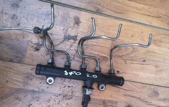 Volvo S80 Fuel main line pipe 9681649580