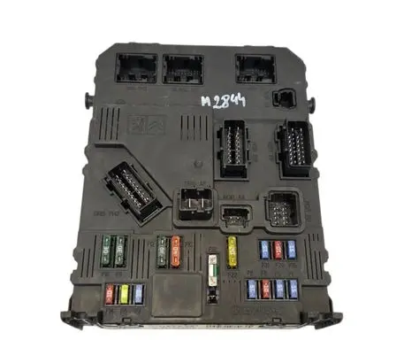 Citroen C4 I Picasso Fuse module 9657999780
