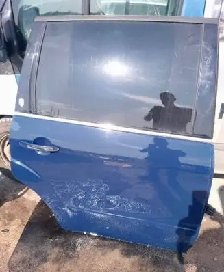 Ford Galaxy Rear door 0041