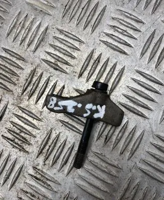 KIA Sorento Fuel Injector clamp holder