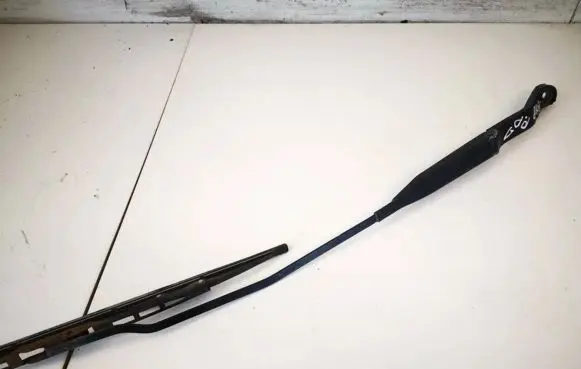 Mitsubishi Space Star Front wiper blade arm